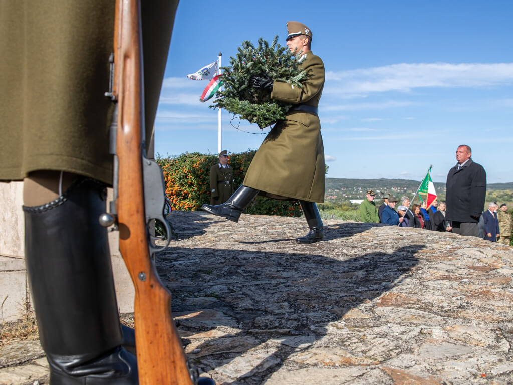 Emlékezés a hősökre