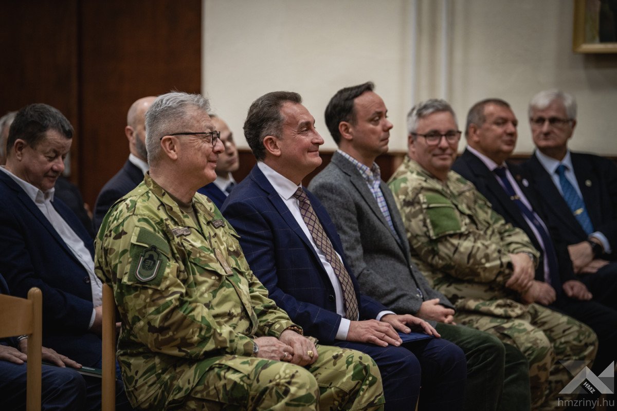 6925a2327ff0c328191166