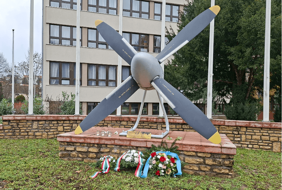 Harangszó a repülőkért