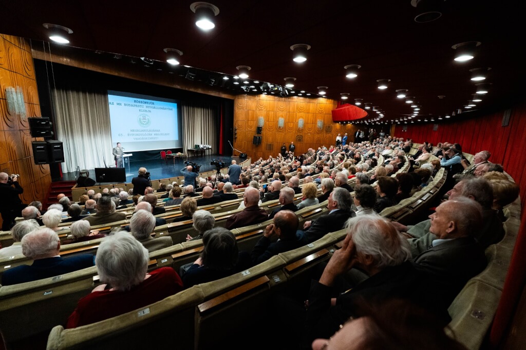 Budapesti Nyugállományúak Klubja, 65