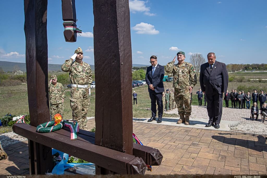 Repülő katasztrófa áldozataira emlékeztek Veszprémben