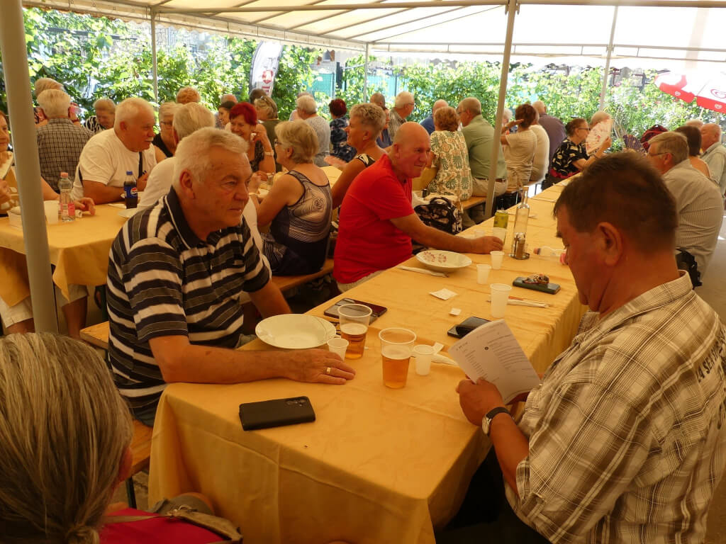 A_barati_beszelgetesek_soha_veget_nem_ernek