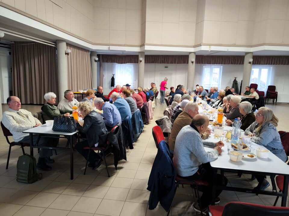 Idősek köszöntése – eső ide, jókedv oda!